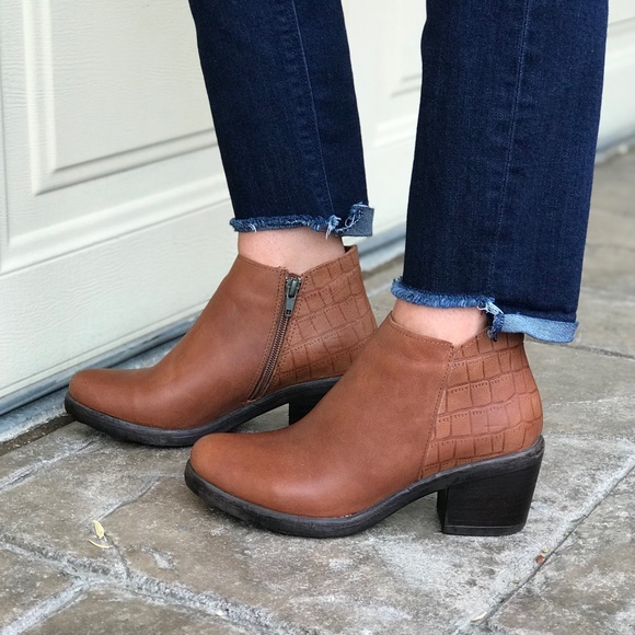 Luggage Leather Snake Print Heel Block Heel Boots - Picture 2 of 7